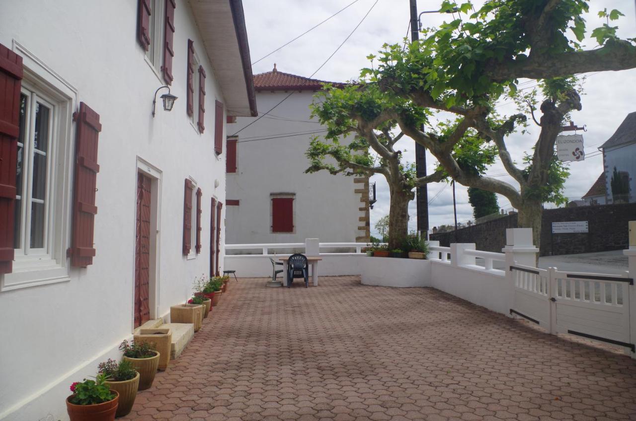 Maison Elizondoa - Chambres, Restaurant Et Spa Masparraute エクステリア 写真